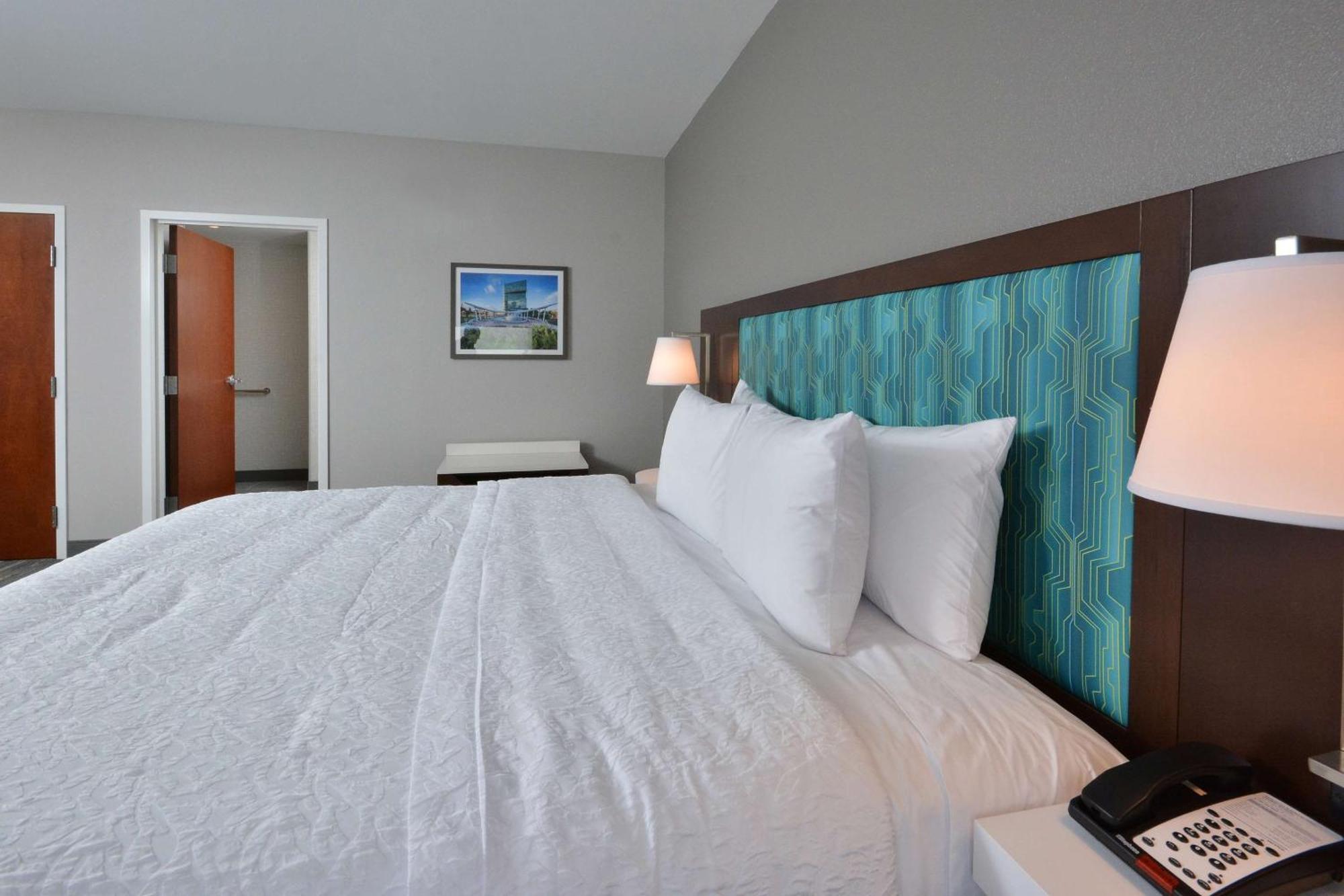 Hampton Inn & Suites Charlotte North I 485 Exterior foto