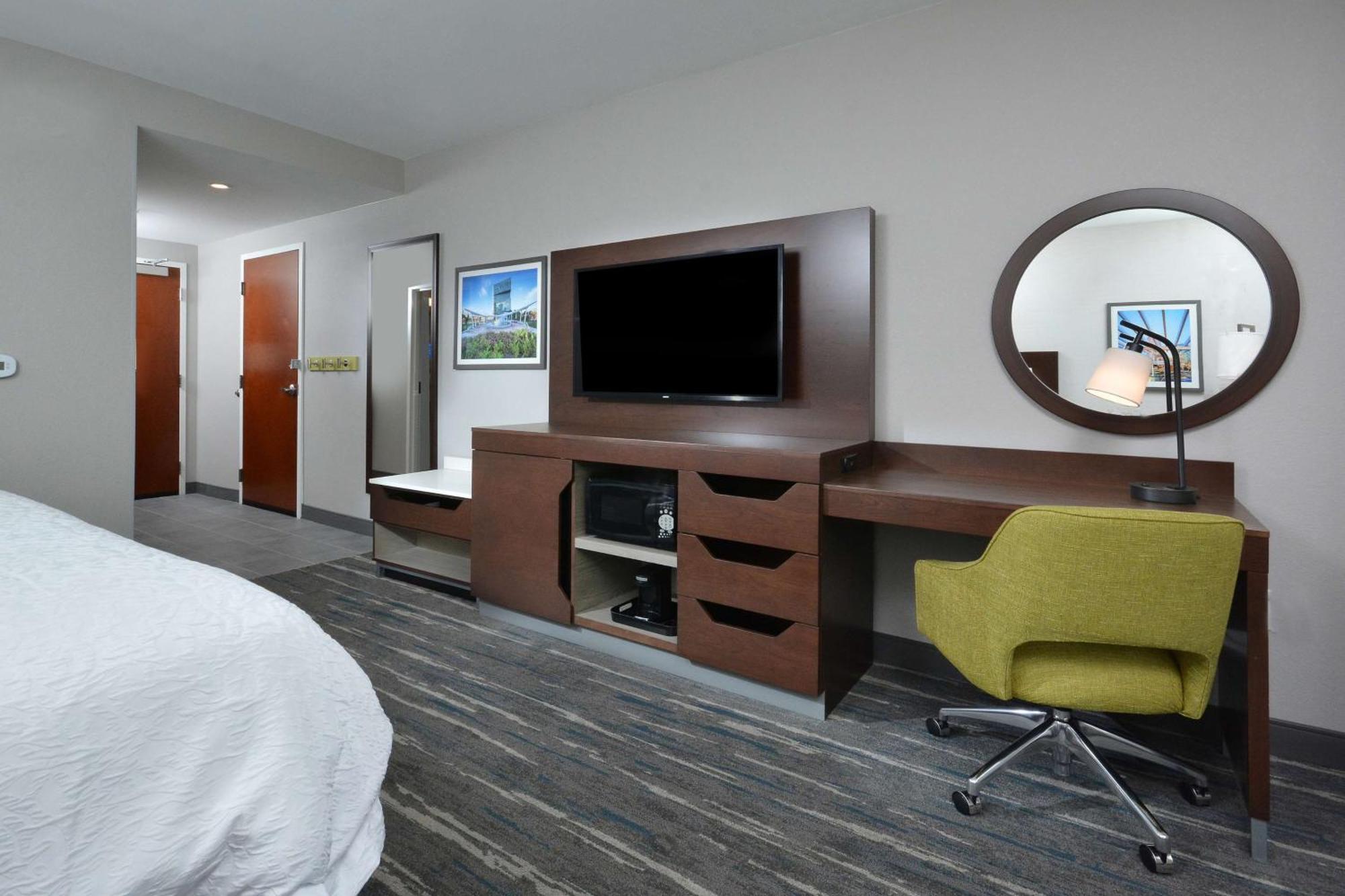 Hampton Inn & Suites Charlotte North I 485 Exterior foto