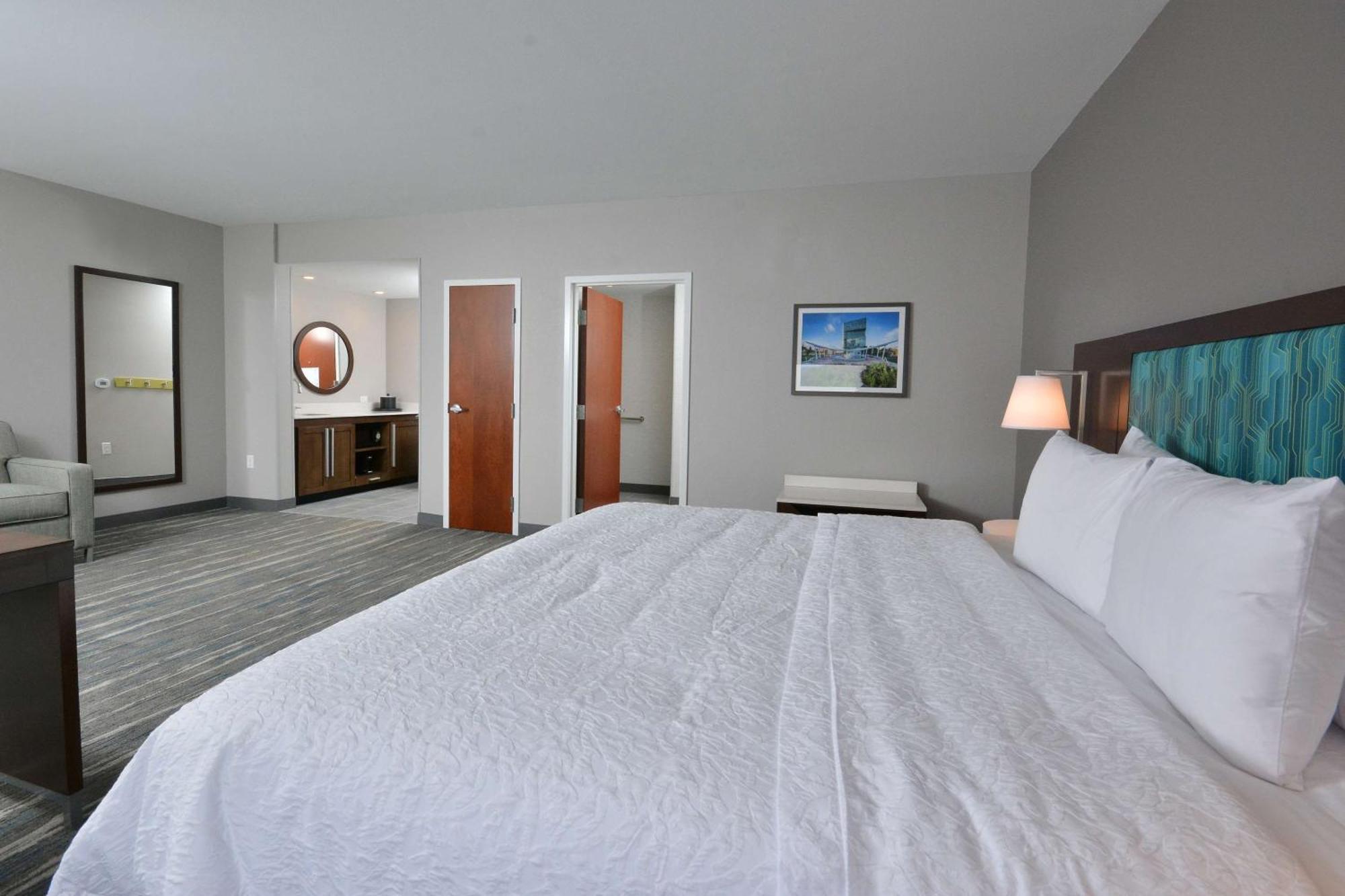Hampton Inn & Suites Charlotte North I 485 Exterior foto